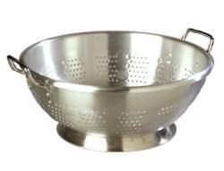 Carlisle 60279 15" Round Colander with 11 Qt Capacity, Aluminum